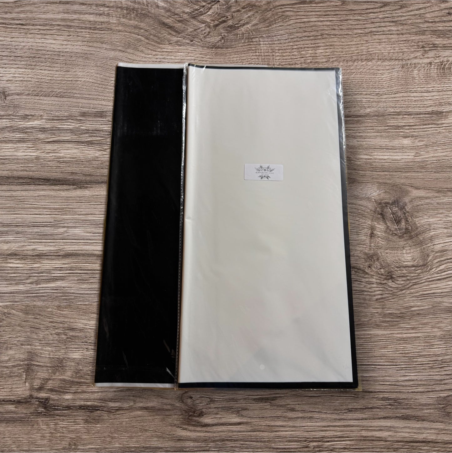 Solid Rim Floral Paper